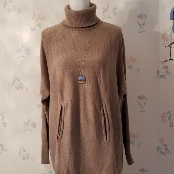 Garnet Hill Sweaters - Garnet Hill Oversized Turtleneck Tan Small